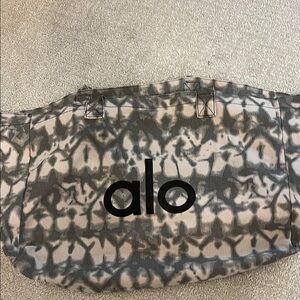 Alo yoga tie dye bag